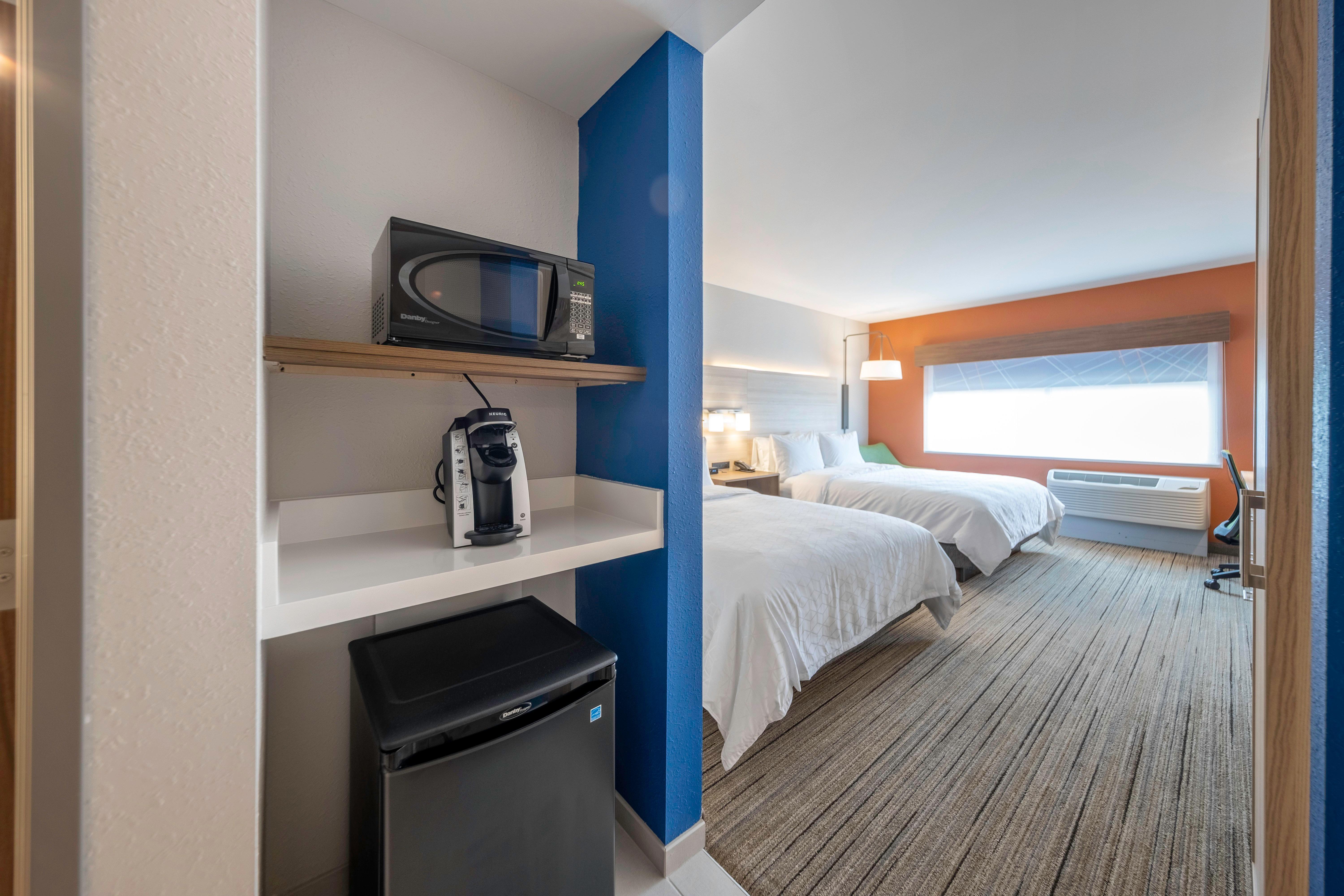 Holiday Inn Express & Suites - Staunton By Ihg Exteriör bild