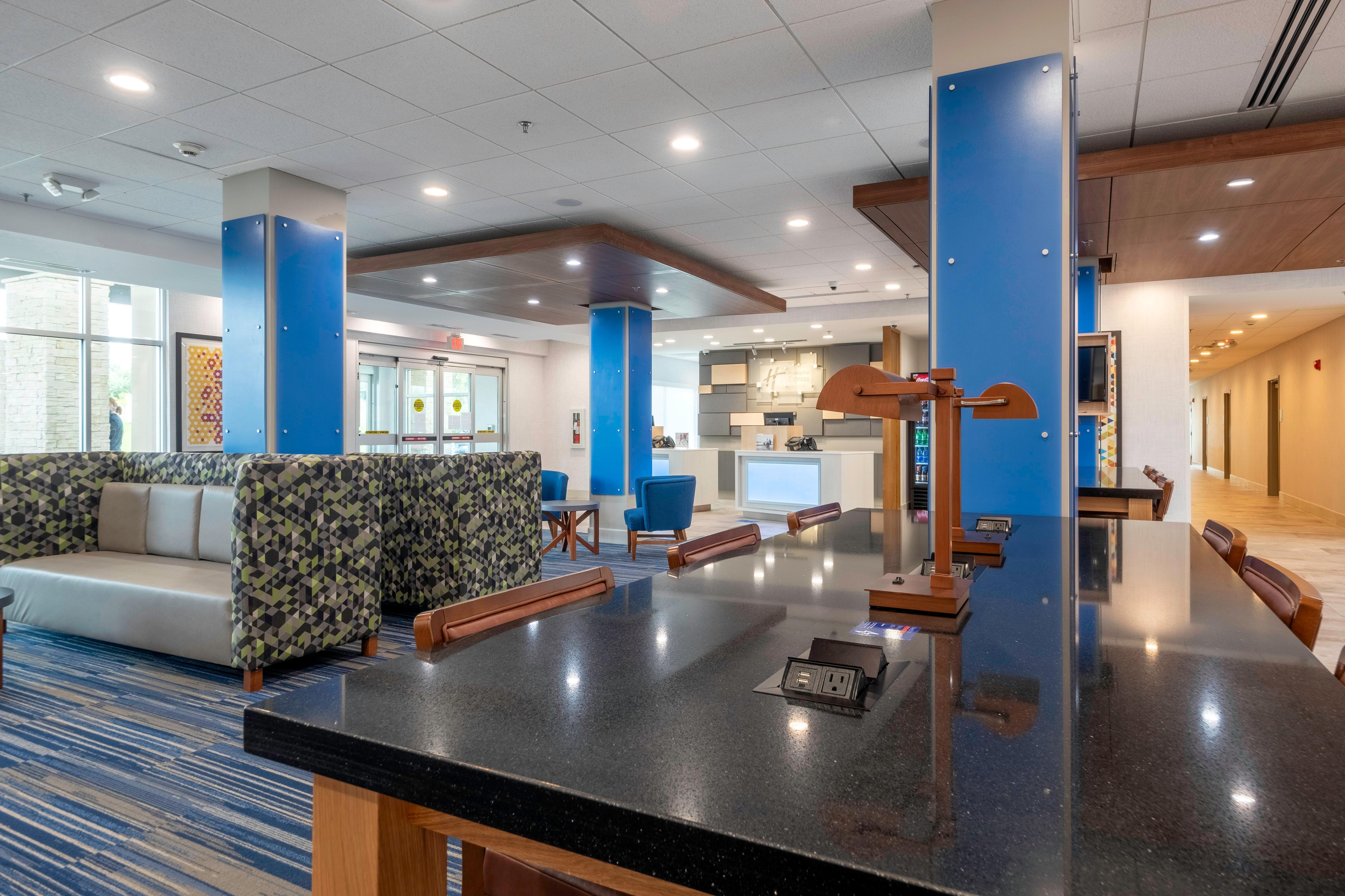 Holiday Inn Express & Suites - Staunton By Ihg Exteriör bild
