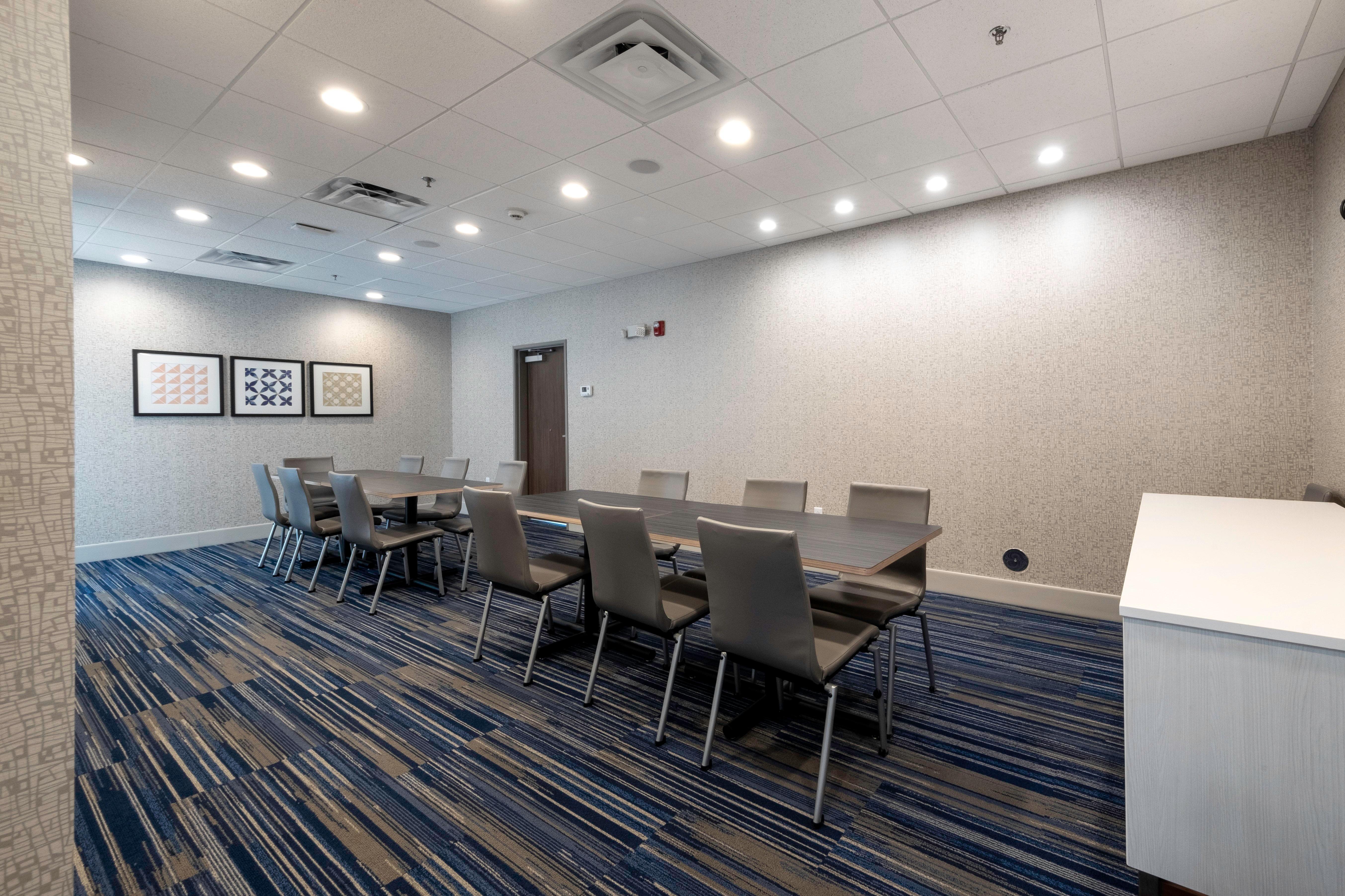 Holiday Inn Express & Suites - Staunton By Ihg Exteriör bild