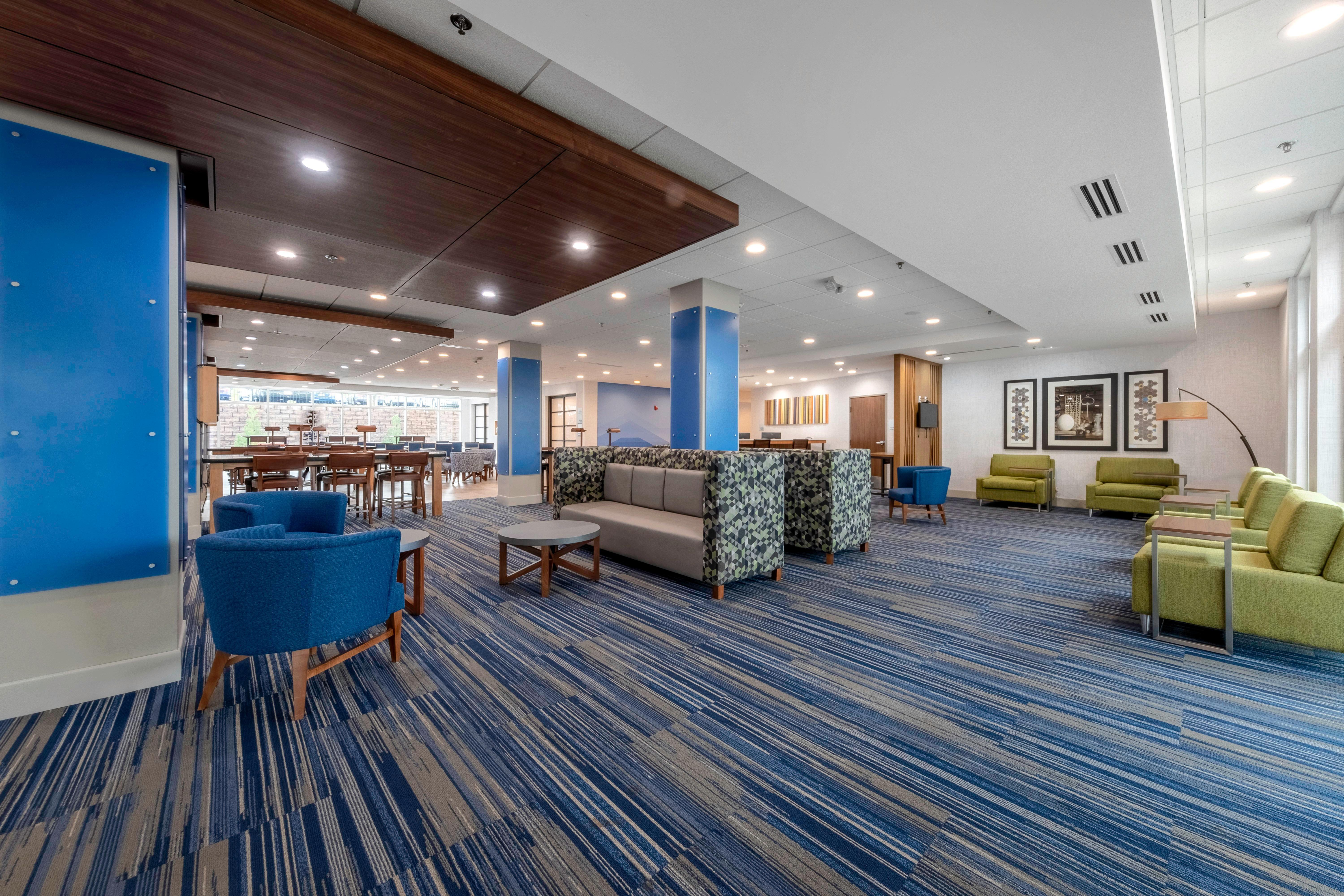 Holiday Inn Express & Suites - Staunton By Ihg Exteriör bild