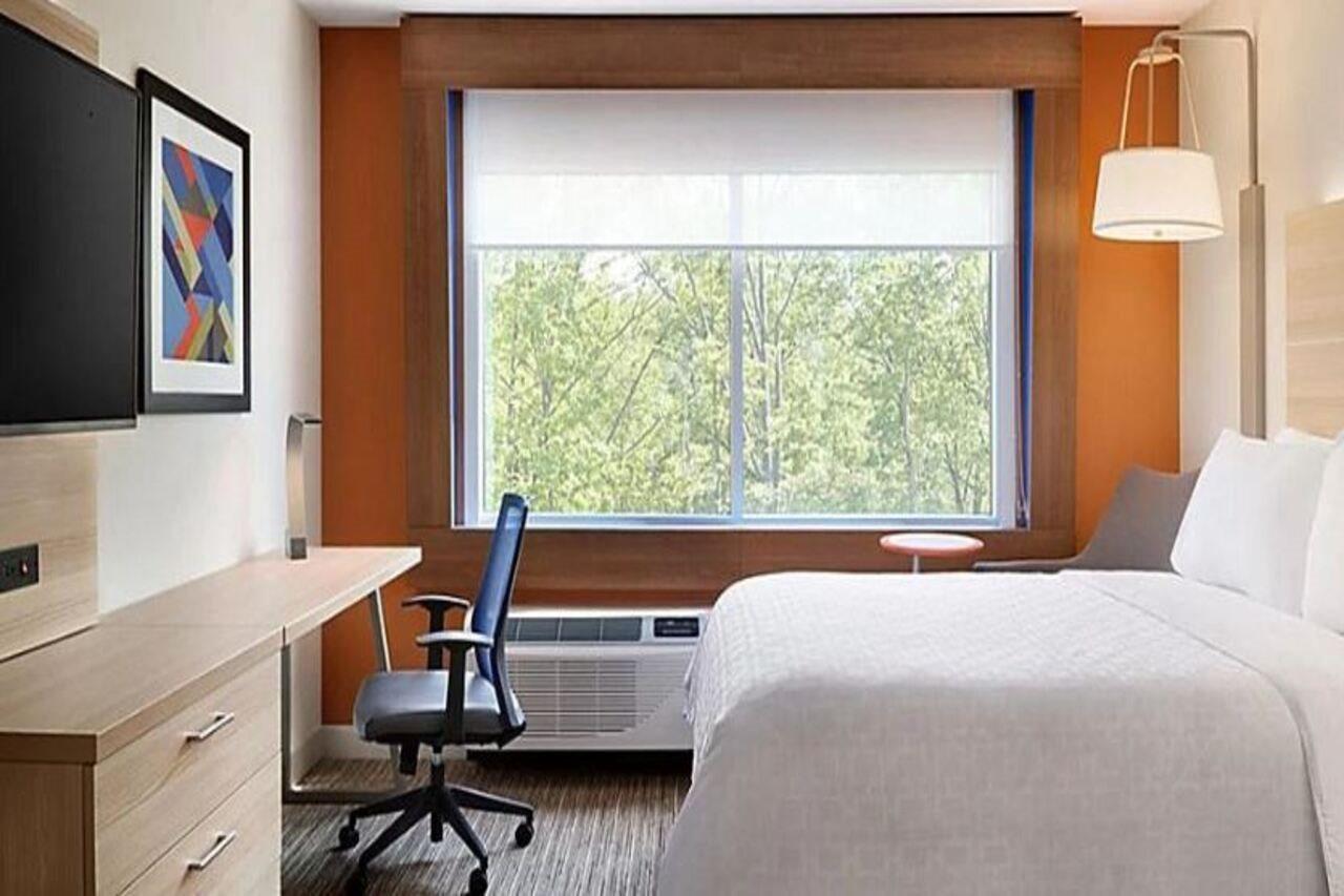 Holiday Inn Express & Suites - Staunton By Ihg Exteriör bild